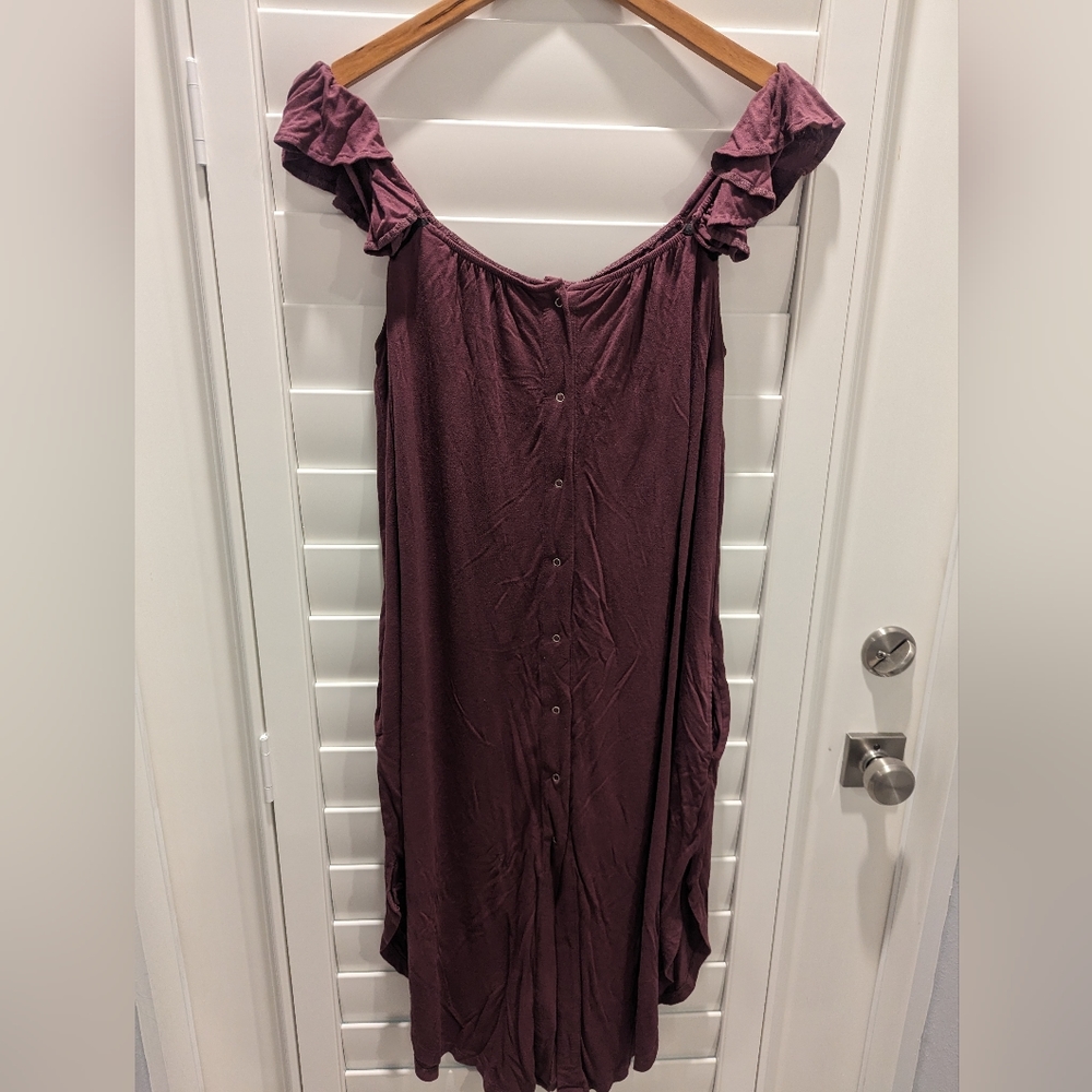 Kindred Bravely Ruffle Strap Labor & Delivery Gown medium large M/L plum